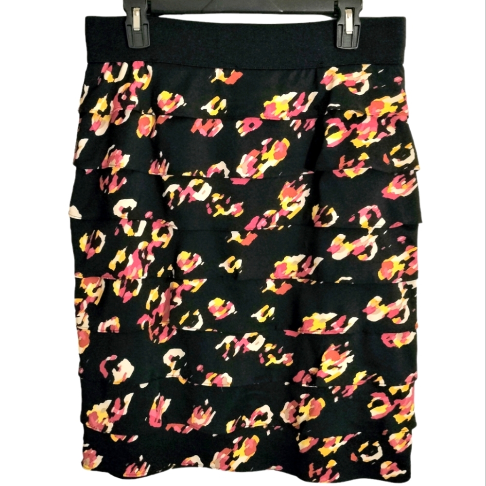 Alfani ruffle pencil skirt with zipper closure size 10